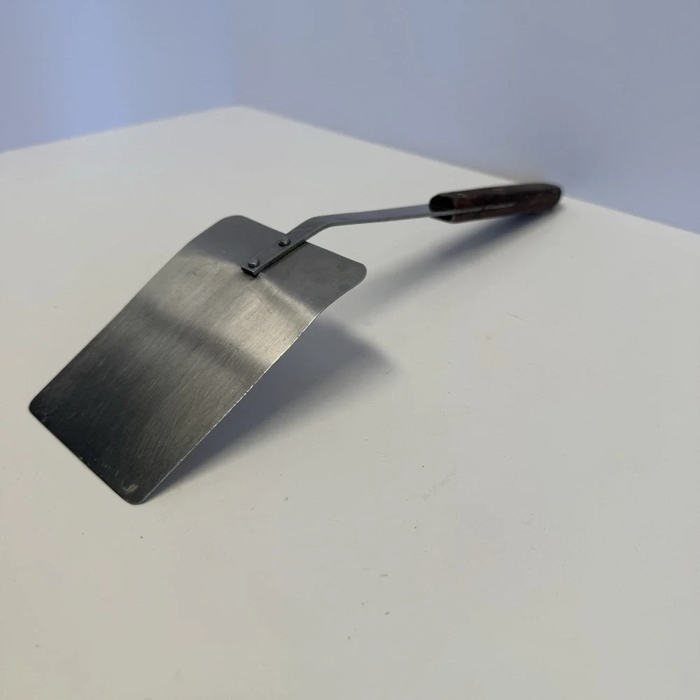 Robinson Knife Co. preowned 12